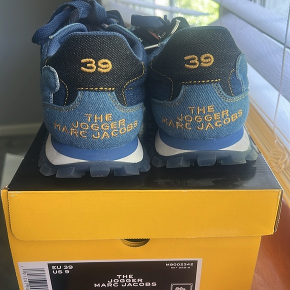 Marc Jacob's jogger shoes - Picture 2 of 5